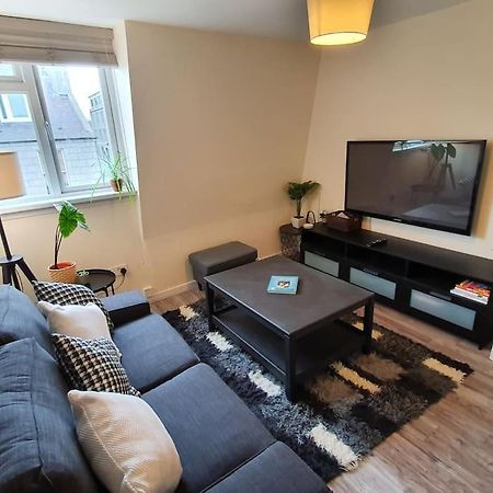 Lovely, Comfortable And Bright 3 Bedroom Top Floor Flat In City Centre Aberdeen Kültér fotó